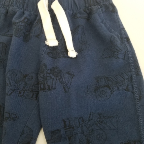 Assorted Toddler Boy Cool Weather Separates - Picture 7 of 8